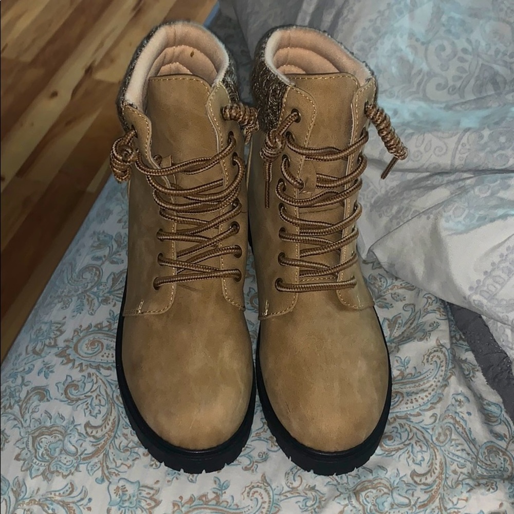 Tan winter boots